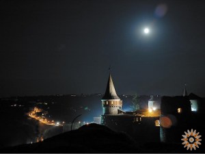нічна фортеця