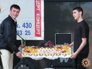 Торт от армянской общины