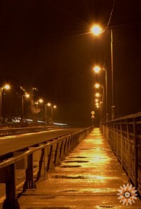Новопланівський міст в ночі